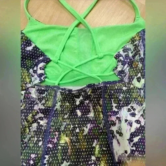 Lululemon Dancing Warrior Floral Strappy Tank Top Womens Size 2  Purple Green - Picture 6 of 7